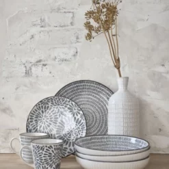 Maisons Du Monde Assiettes à Dessert Assiette à Dessert En Grès Blanc Motifs Graphiques Bleus - Lot De 4 -Assiettes Soldes Magasin assiette a dessert en gres blanc motifs graphiques bleus 1000 0 6 193239 3